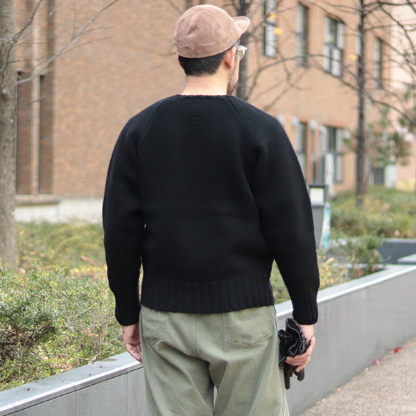 TRAILBLAZER SWEATER / RAGLAN SLEEVE SWEATER / BRITISH WOOL / BLACK