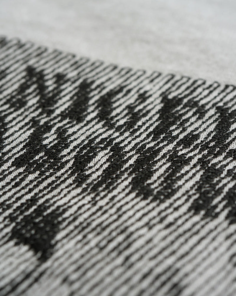 SLEEVELESS T-SHIRT / PHOTO EMBROIDERY