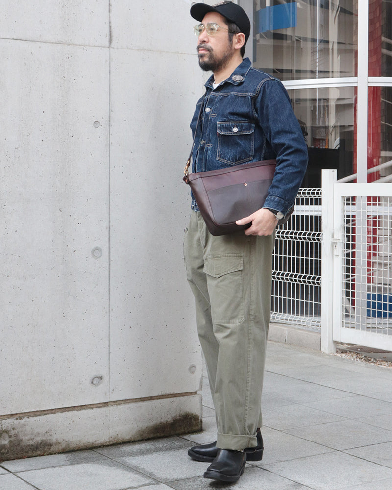 LEATHER TELEPHONE SHOULDER BAG / COW HIDE / BROWN
