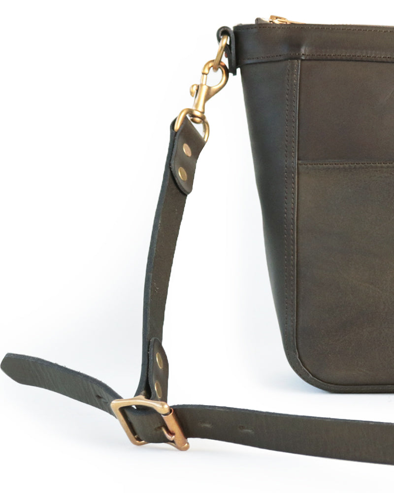 LEATHER TELEPHONE SHOULDER BAG / COW HIDE / OLIVE