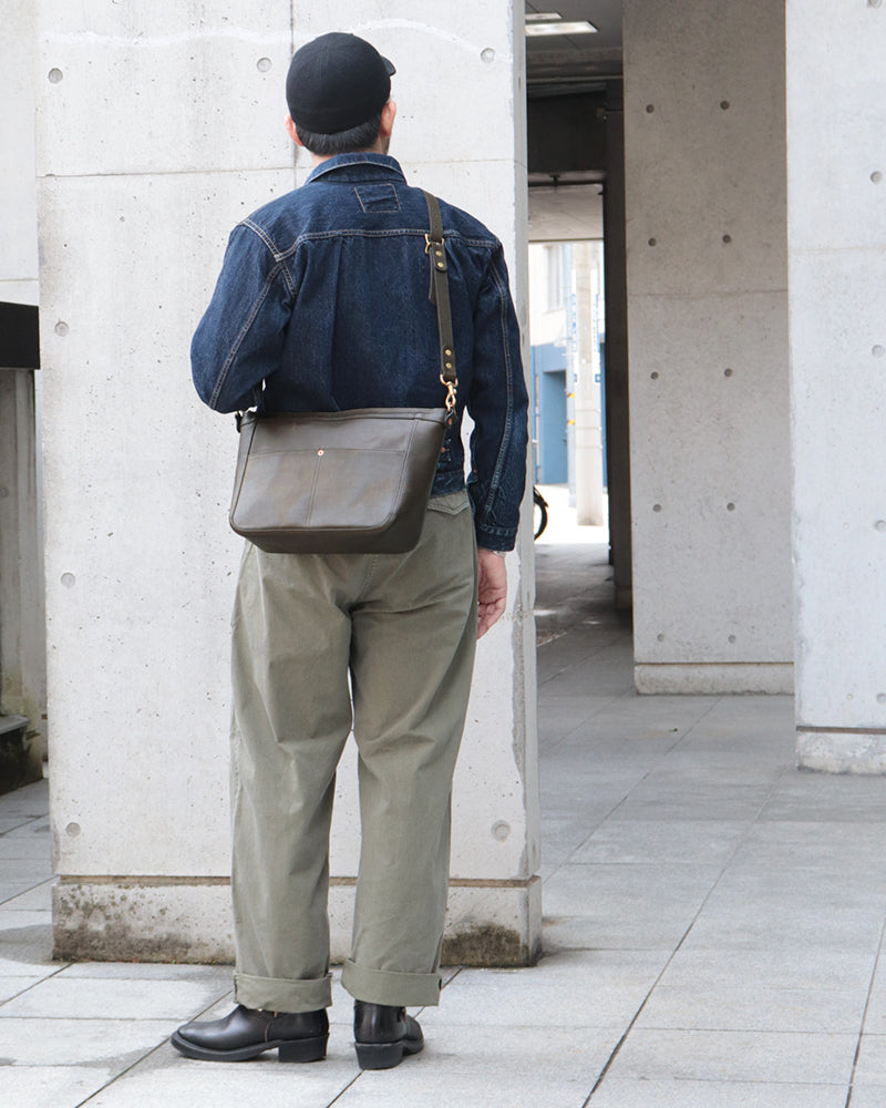 LEATHER TELEPHONE SHOULDER BAG / COW HIDE / OLIVE