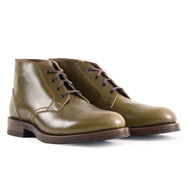 PRE-ORDER 2025 / THE STEADFAST CHUKKA BOOTS / SHINKI HIKAKU SHELL CORDOVAN / OLIVE